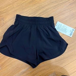 Lululemon - track that HR short 3” lined